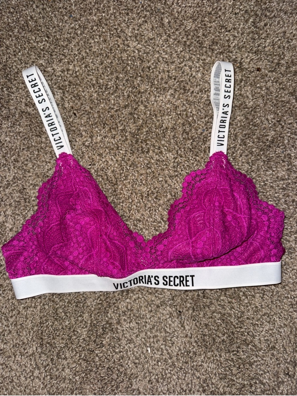 NWOT Victoria's Secret Magenta Lace Bralette with White Logo Band